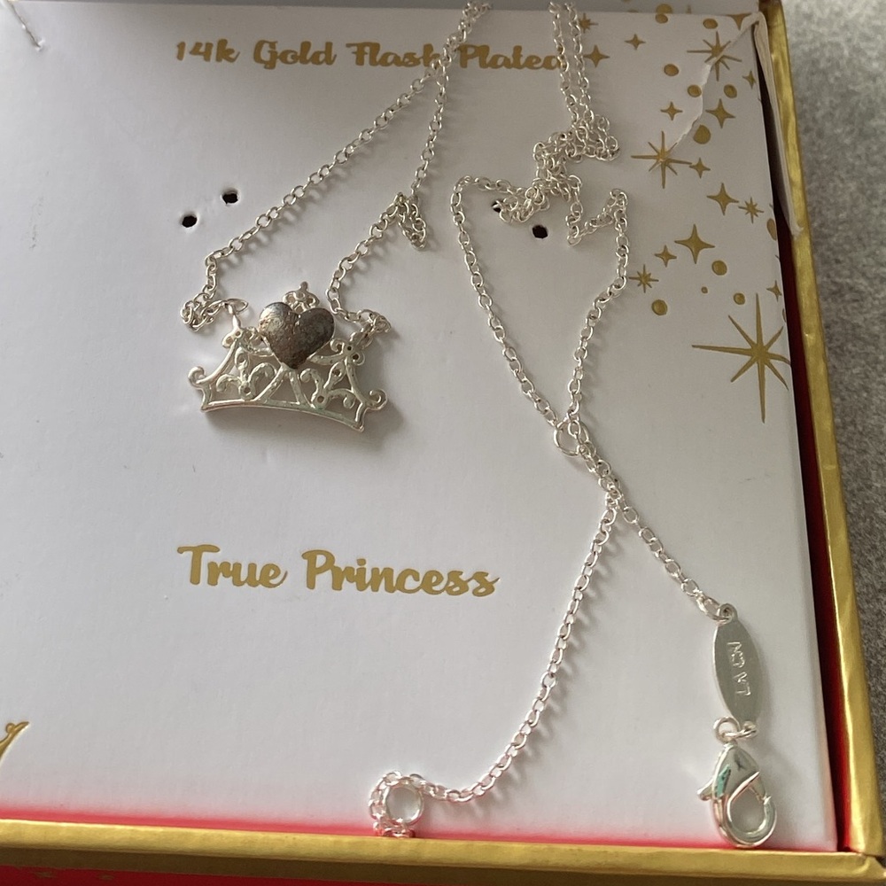 Gold plated Disney Princess Necklace - Picture 3 of 3